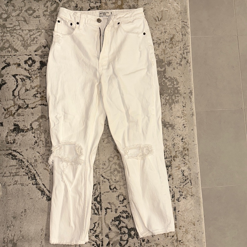 Curve love Mom high rise Abercrombie white jeans